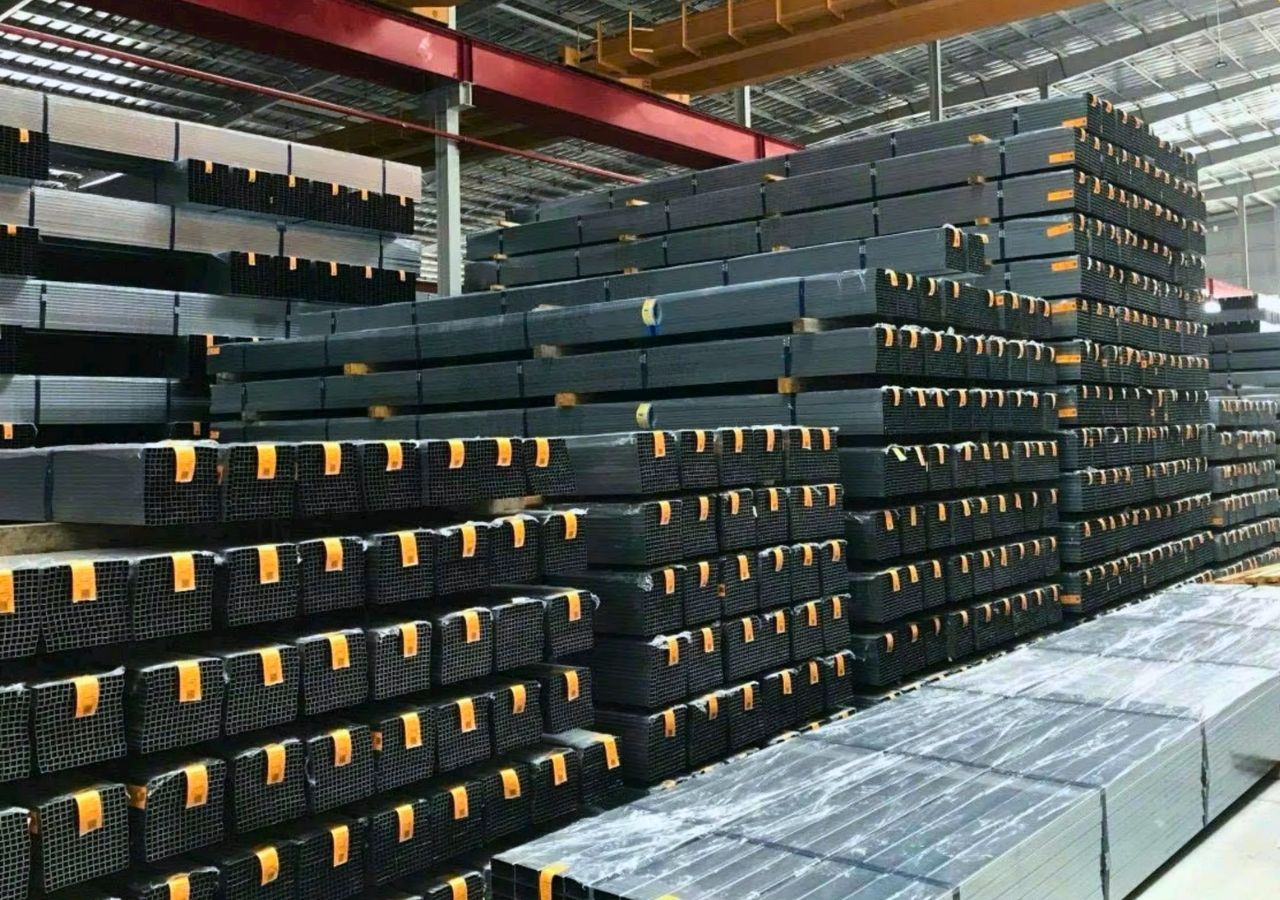 Lộc Hiếu Phát cam kết vận chuyển xà gồ hộp 30x60 nhanh chóng và an toàn đến tận công trình.