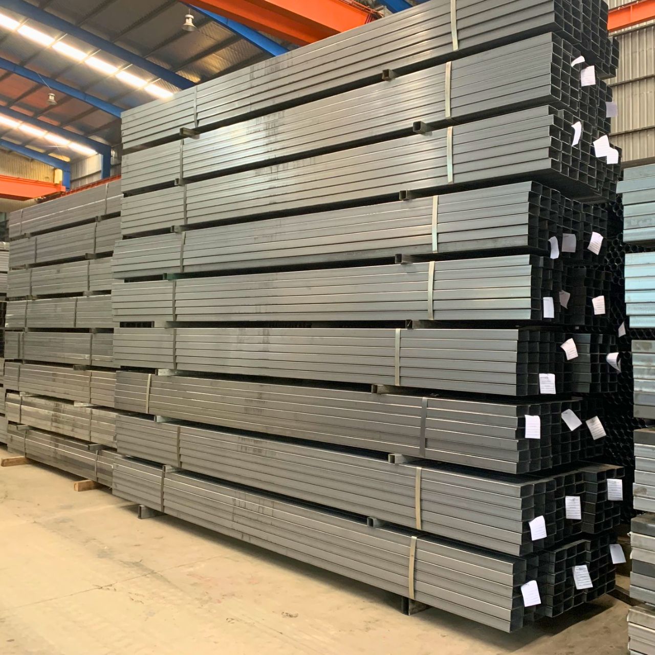 Kho hàng Xà gồ thép hộp Hoa Sen 50x100