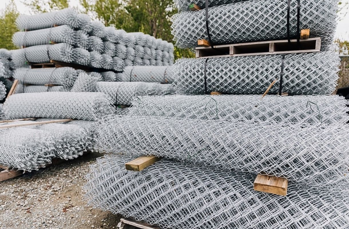 Năng lực cung ứng và vận chuyển mạnh mẽ của Sắt Thép Lộc Hiếu Phát, đảm bảo tiến độ cho mọi công trình.