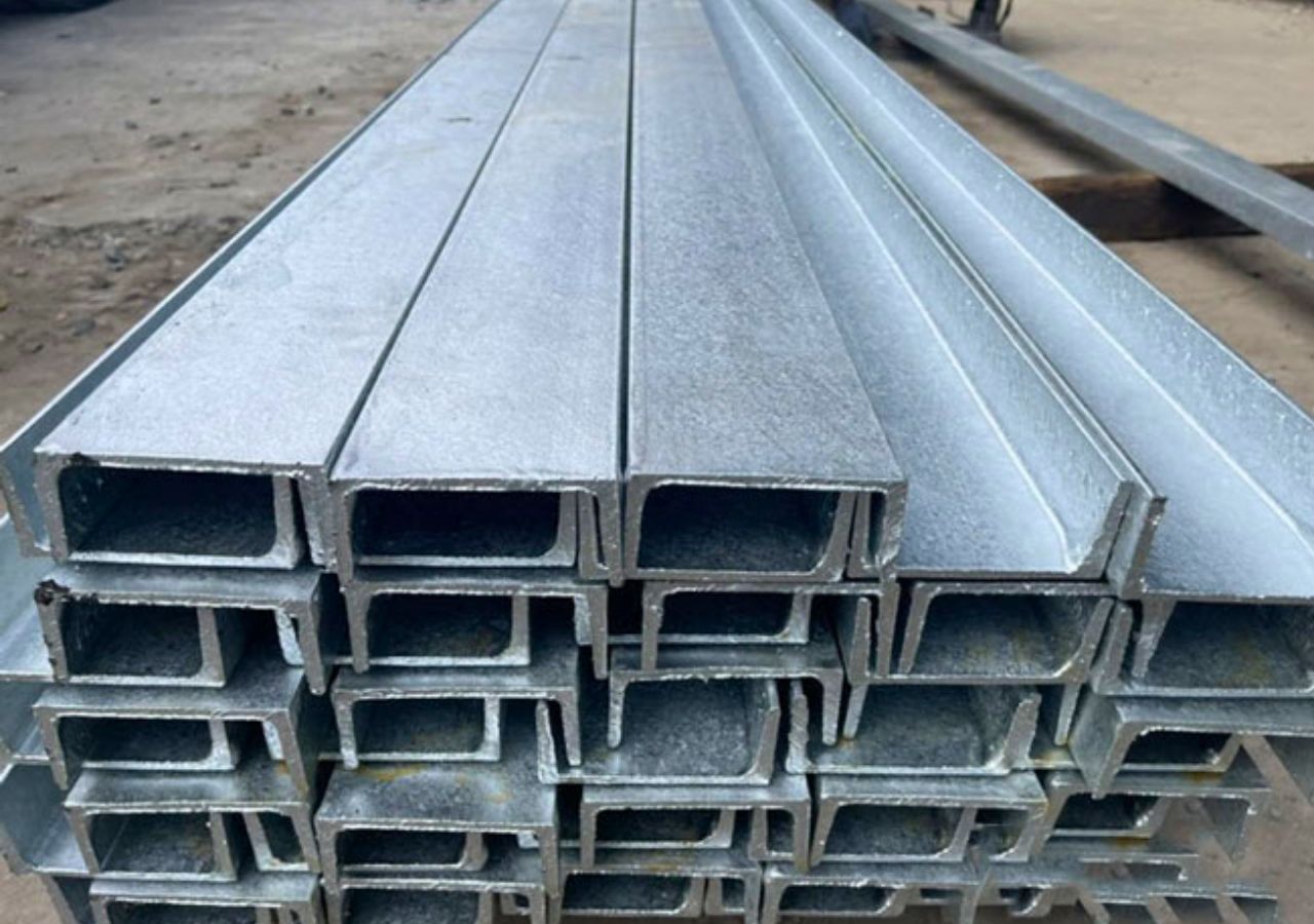 sắt u100