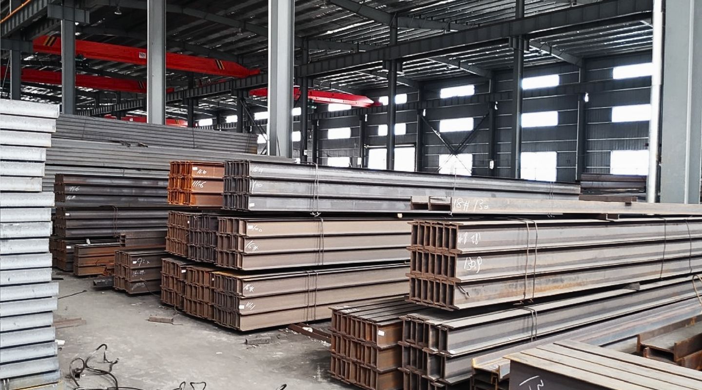 Kho hàng thép chữ i tại Sắt Thép Lộc Hiếu Phát