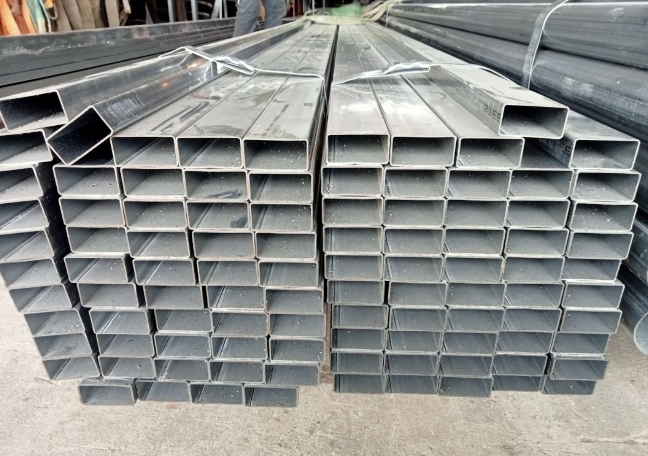 Xà gồ thép hộp Hoa Sen 50x100 chính diện
Xà Gồ Thép Hộp Hoa Sen 50x100