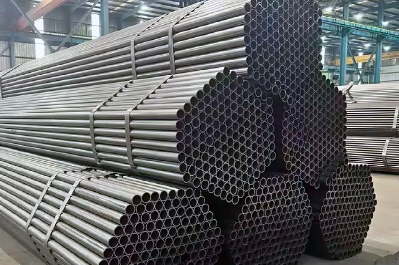 Ống Thép Phi 21 với số lượng lớn & sẵn, giúp đáp ứng mọi nhu cầu khách hàng