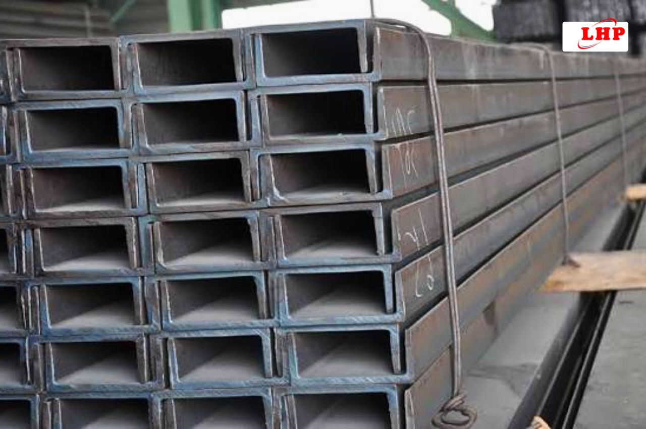 Sản phẩm sắt u 50x100 chất lượng cao luôn sẵn hàng số lượng lớn tại Sắt Thép Lộc Hiếu Phát