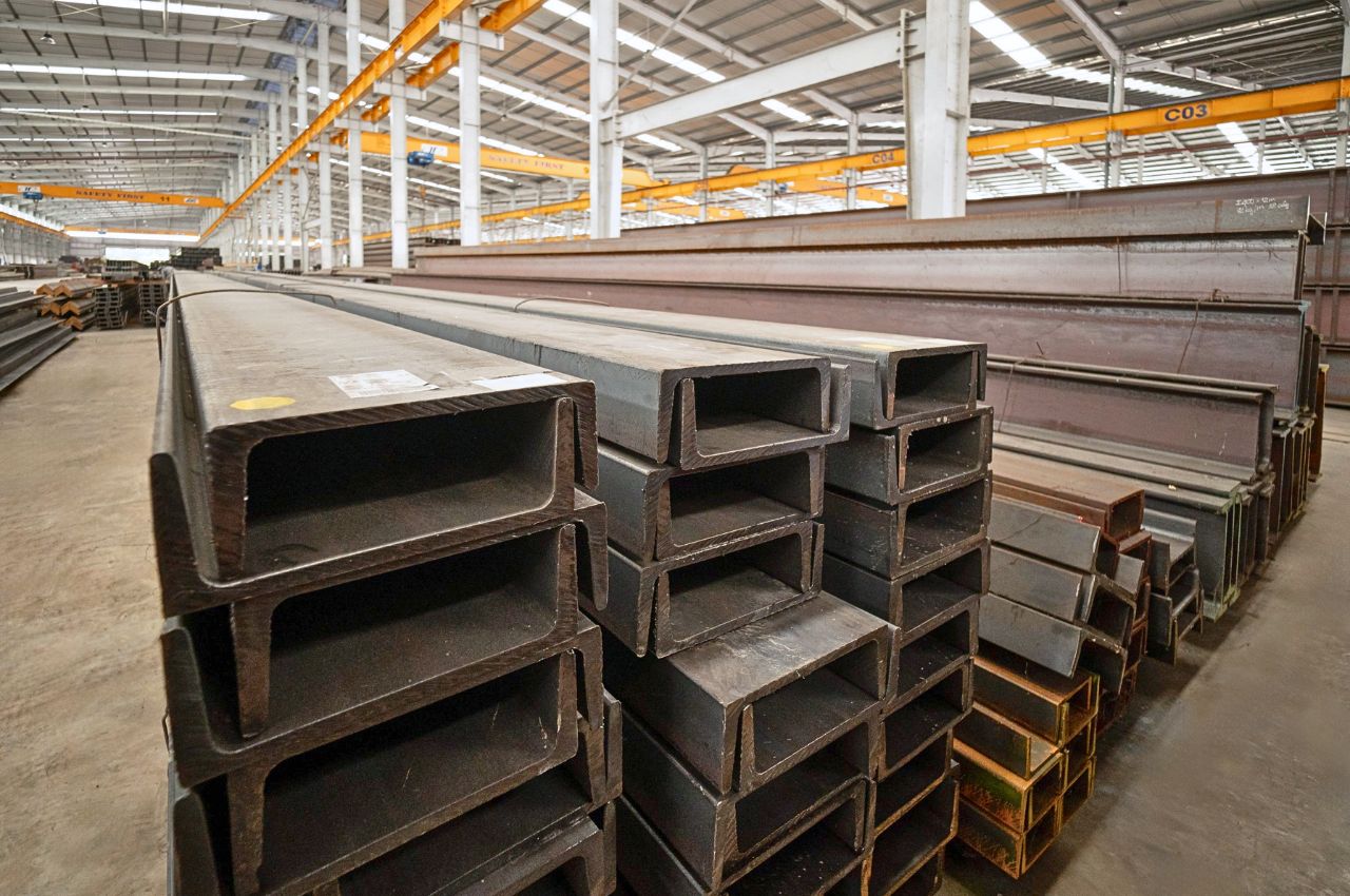 Kho thép U180 tại Sắt Thép Lộc Hiếu Phát